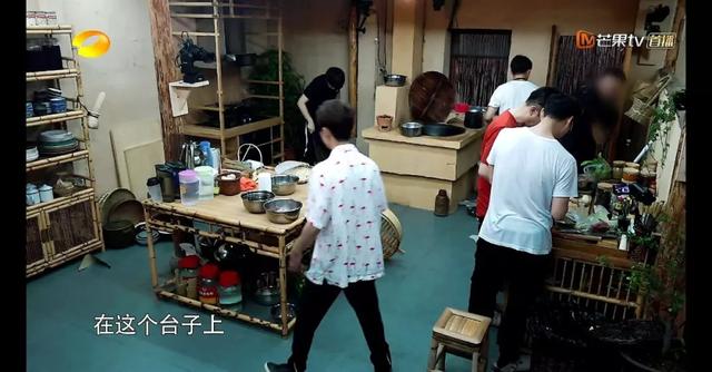 为什么电视剧中厨房都有岛台？未来新趋势，颜值和功能一个不能少