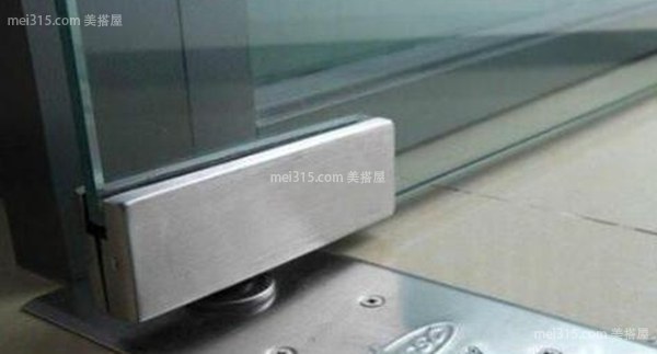 无框玻璃门地弹簧固定部分的安装步骤