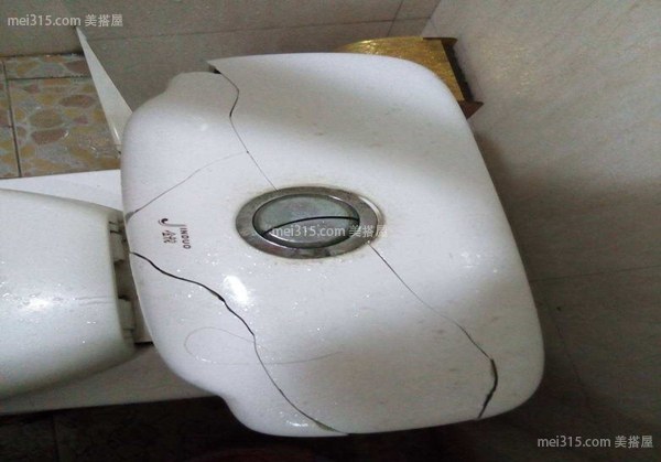 马桶水箱盖坏了怎么办 马桶水箱盖怎么打开
